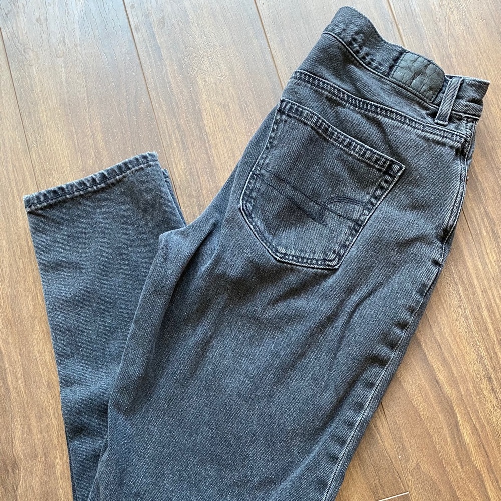 American Eagle black MOM JEANS short/petite